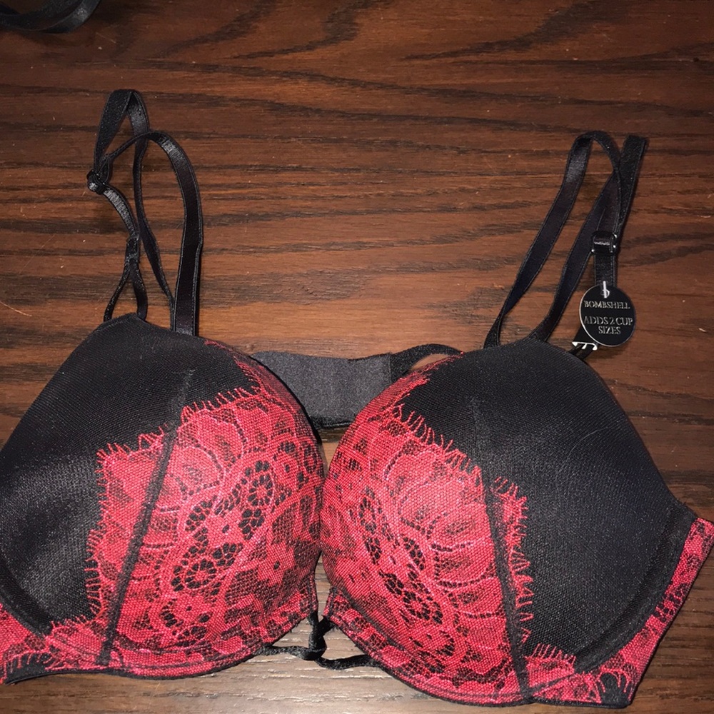 Victoria’s Secret bombshell push up bra BRAND NEW